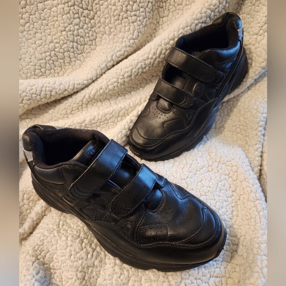 NWOT Propet Men's Stability Walkers - Picture 1 of 7